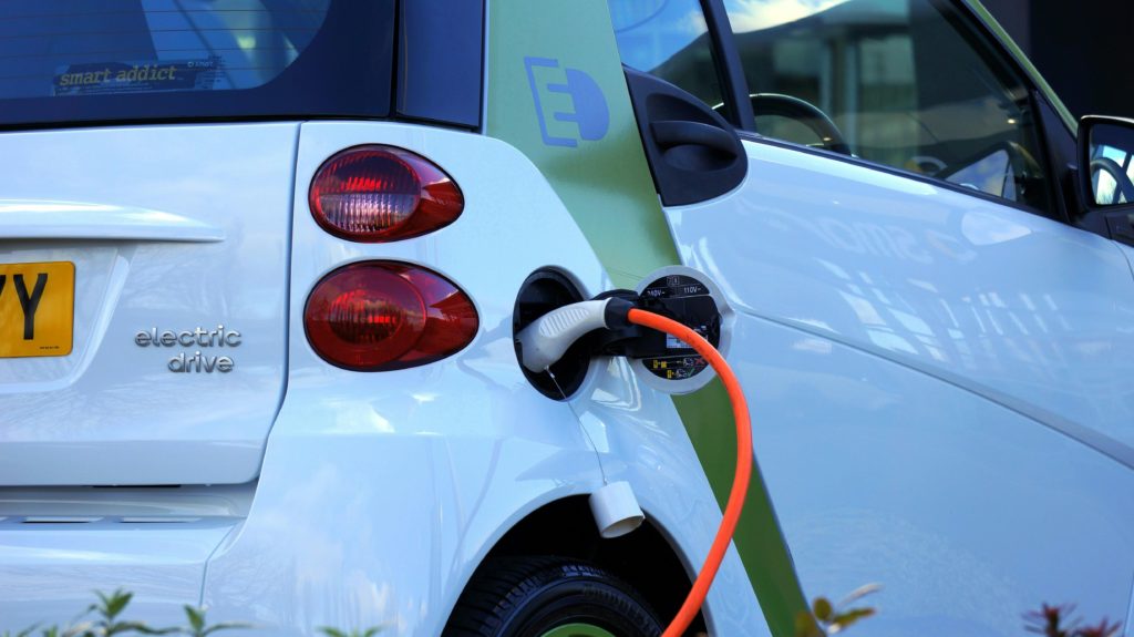elektromos e-autó töltés