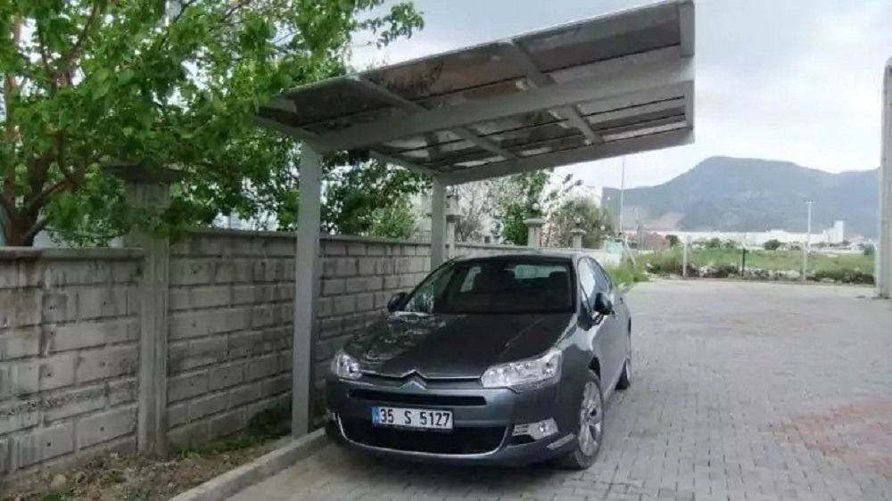 fém előregyártott garázs