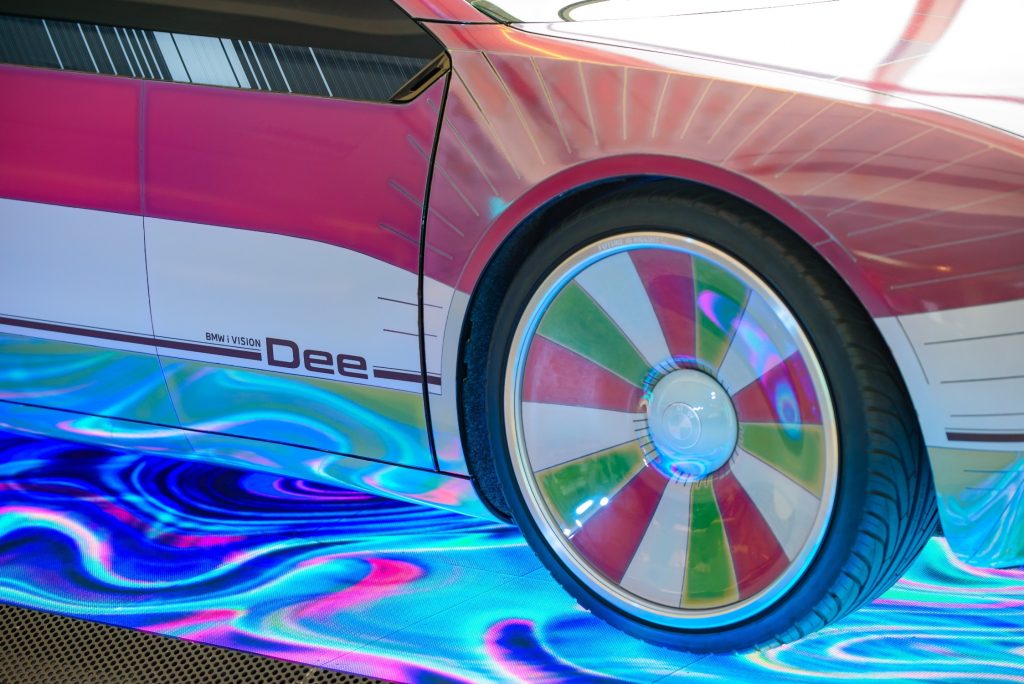 Színváltoztató BMW tanulmányautó