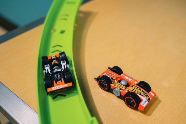 hot weels autó austista gyerekeknek