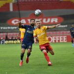 focicipő esős időben