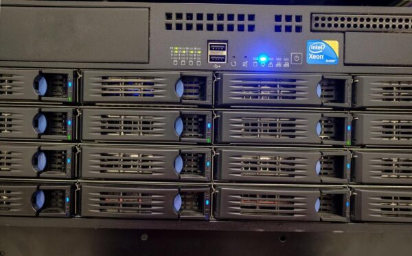 megbízható szerver üzemeltetés